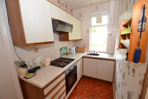 3 bedroom semi-detached house for sale, Southmere Drive, Great Horton