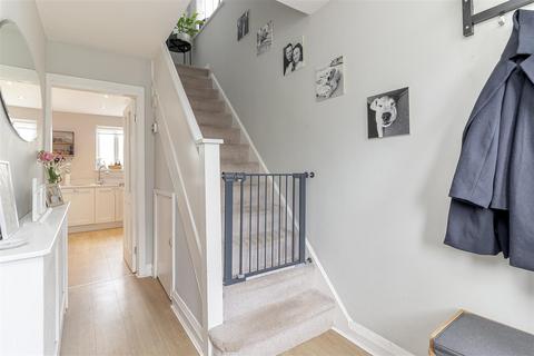 72 Broadgate Walk, Horsforth, Leeds, LS18 4HB