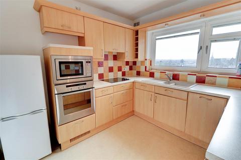 2 bedroom flat to rent, Avenue Road, Leamington Spa