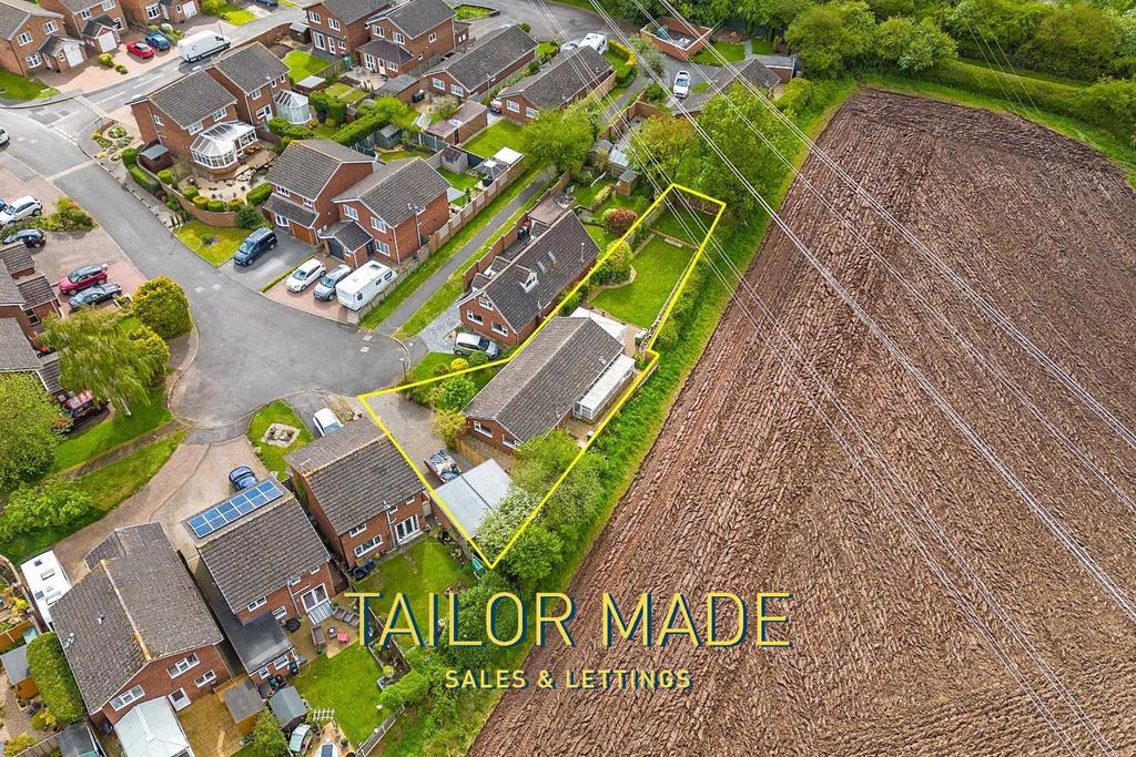 The Aspens, Kingsbury, Tamworth 2 bed detached bungalow for sale