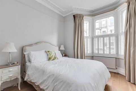 2 bedroom flat for sale, Radipole Road, London
