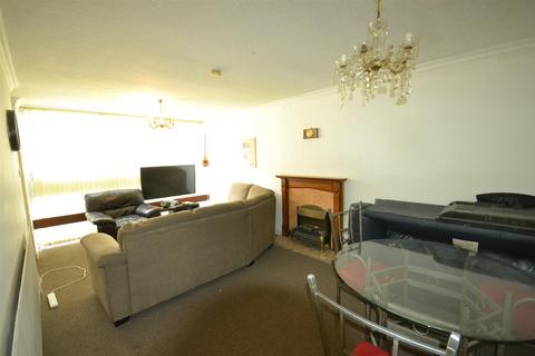 2 bedroom apartment for sale, Lyndwood Court, Stoughton Road, Leicester