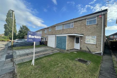 3 bedroom terraced house for sale, Winders Way, Leicester