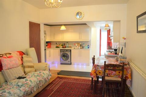 143 Queens Road, Southall, UB2 5BA