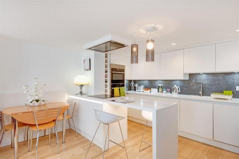 3 bedroom flat for sale, Belsize Avenue, Belsize Park NW3