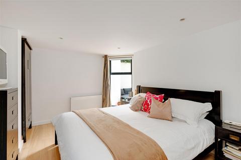 3 bedroom flat for sale, Belsize Avenue, Belsize Park NW3