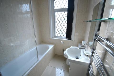 3 Tiverton Road, Hounslow, TW3 4JE