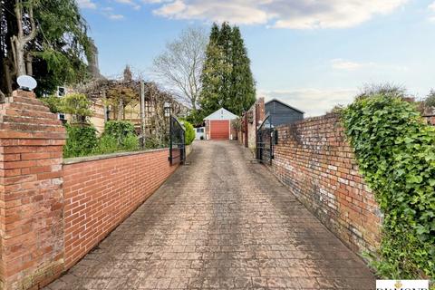 5 bedroom detached house for sale, Blundells Avenue, Tiverton, Devon