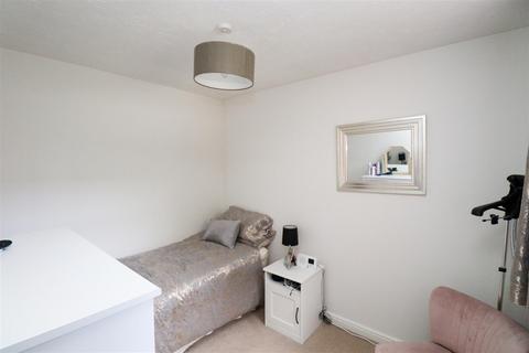 9 Decouttere Close, Church Crookham, Fleet, GU52 0UR