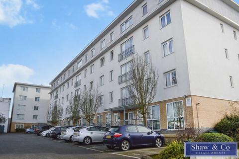 1 bedroom flat for sale, Canalside Gardens, Southall UB2