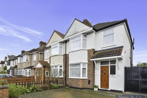 60 Hogarth Gardens, Hounslow, TW5 0QT
