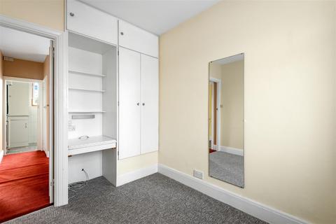 60 Hogarth Gardens, Hounslow, TW5 0QT