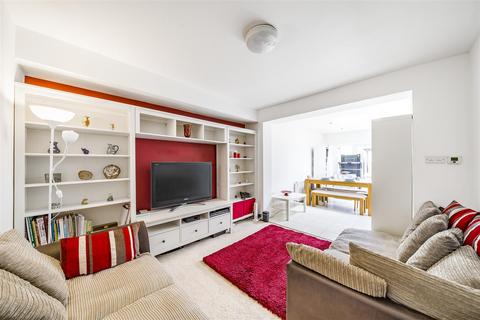 38 Redfern Avenue, Whitton, Hounslow, TW4 5LY