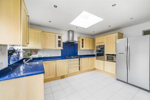 38 Redfern Avenue, Whitton, Hounslow, TW4 5LY