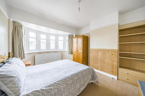 38 Redfern Avenue, Whitton, Hounslow, TW4 5LY