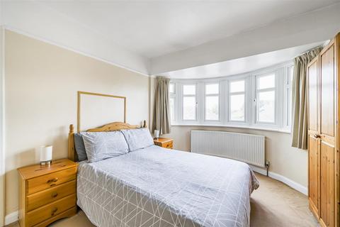 38 Redfern Avenue, Whitton, Hounslow, TW4 5LY