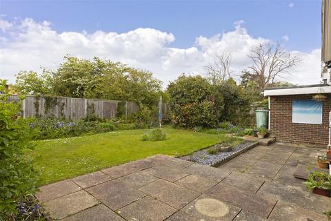3 bedroom chalet for sale, Cumberland Avenue, Goring-By-Sea