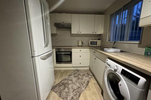 23 Beaulieu Close, Hounslow, TW4 5EN