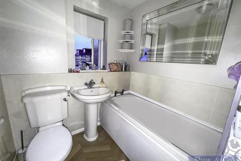 23 Beaulieu Close, Hounslow, TW4 5EN