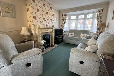 9 Pembridge Avenue, Twickenham, TW2 6AE