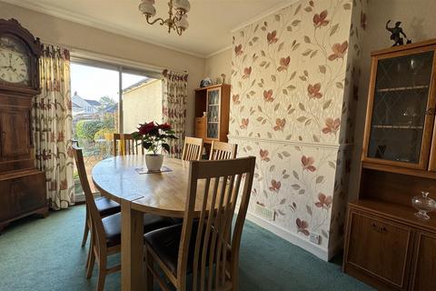 9 Pembridge Avenue, Twickenham, TW2 6AE