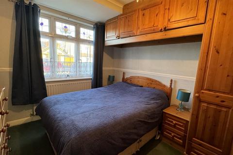 9 Pembridge Avenue, Twickenham, TW2 6AE