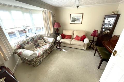 3 bedroom detached house for sale, Pant Bryn Isaf, Llwynhendy, Llanelli