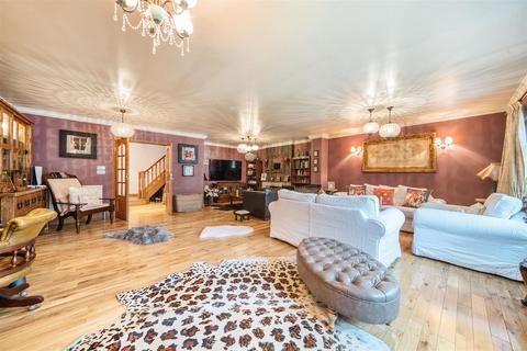 4 bedroom detached house for sale, Great West Road, Isleworth TW7