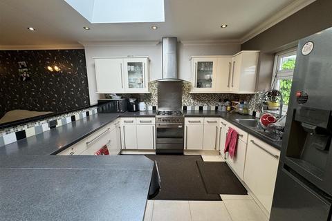 21 Park Close, Hounslow, TW3 2HN