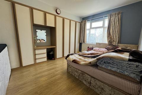 21 Park Close, Hounslow, TW3 2HN