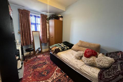 21 Park Close, Hounslow, TW3 2HN