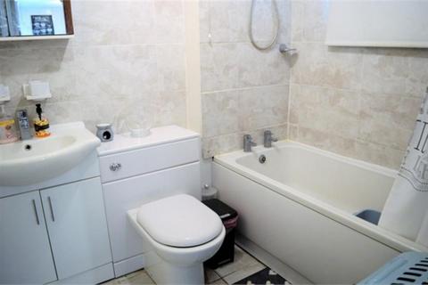 60 Harris Close, Hounslow, TW3 4JU
