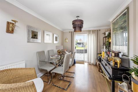118 Marlowe Road, Worthing, BN14 8EZ