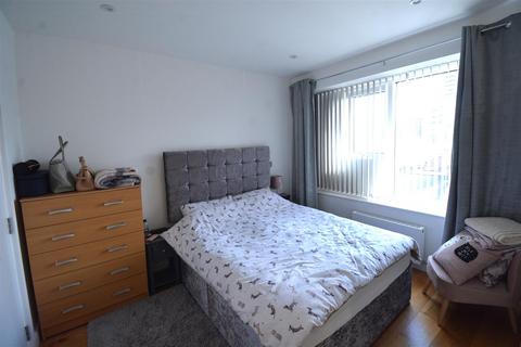 Studio for sale, Balfour Road, Hounslow TW3