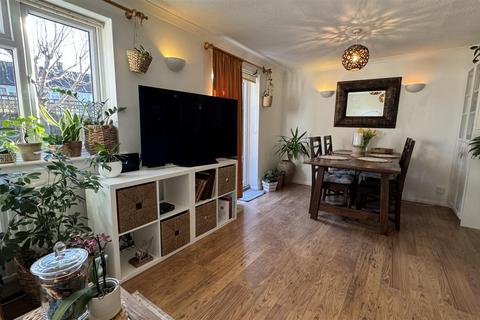 9 Frays Close, West Drayton, UB7 7NH