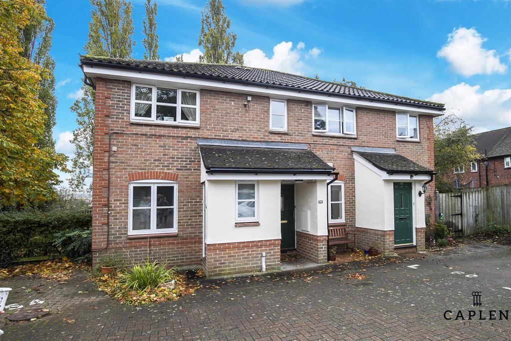 School House Gardens, Loughton 2 bed flat for sale £345,000