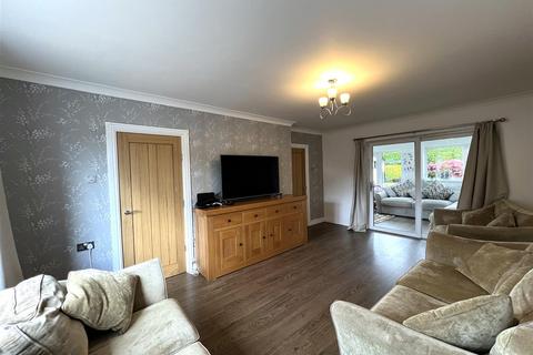 3 bedroom semi-detached house for sale, Bankyfields Crescent, Congleton