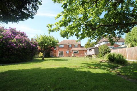3 bedroom detached house to rent, Manor Rise, Bearsted ME14