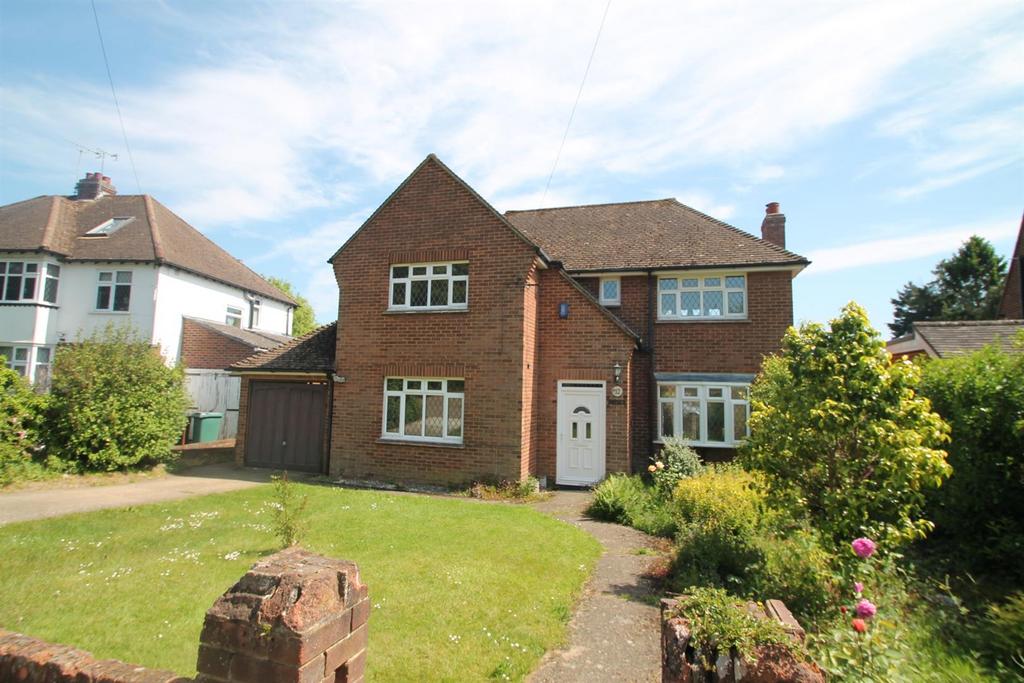 Manor Rise, Bearsted ME14 3 bed detached house to rent £2,100 pcm (£