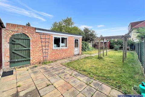 14 Shirley Drive, Hounslow, TW3 2HE