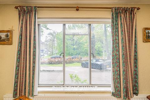 1 bedroom apartment for sale, The Hollies, New Wanstead, E11