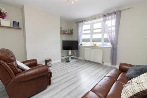 3 bedroom terraced house for sale, Holystone Crescent, Newcastle Upon Tyne