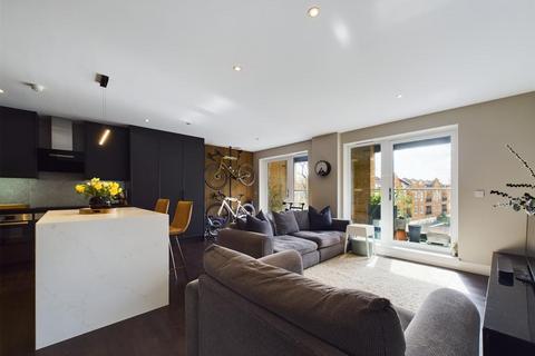 2 bedroom apartment for sale, Lion Wharf Road, Isleworth TW7