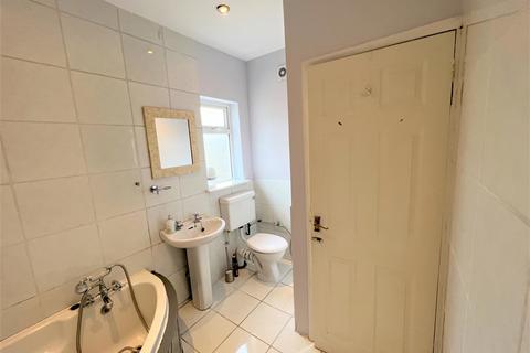 50 Adelaide Terrace, Brentford, TW8 9PQ