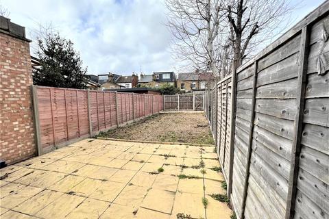 50 Adelaide Terrace, Brentford, TW8 9PQ