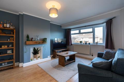 2 bedroom flat for sale, Melsted Road, Boxmoor, Hemel Hempstead, Hertfordshire, HP1 1SX
