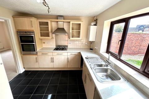 3 bedroom detached house to rent, Hatherall Road, Chippenham
