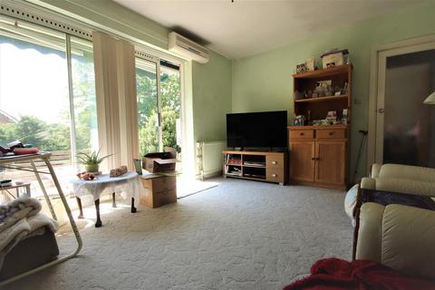 Beeches Ermyn Way, Leatherhead, KT22 8TW