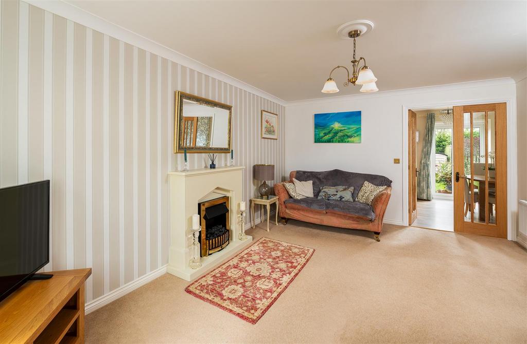 Sitting Room to Kitchen/Dining