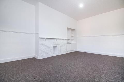 3 bedroom flat to rent, West Percy Street, North Shields